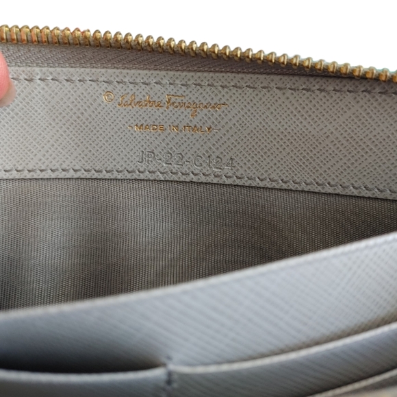 Salvatore Ferragamo Grey Leather Bow Long Zip Wallet - Picture 9 of 15